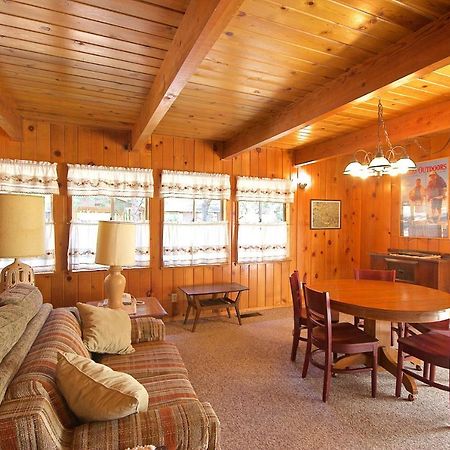 Lancaster Cabin Bass Lake Exterior photo