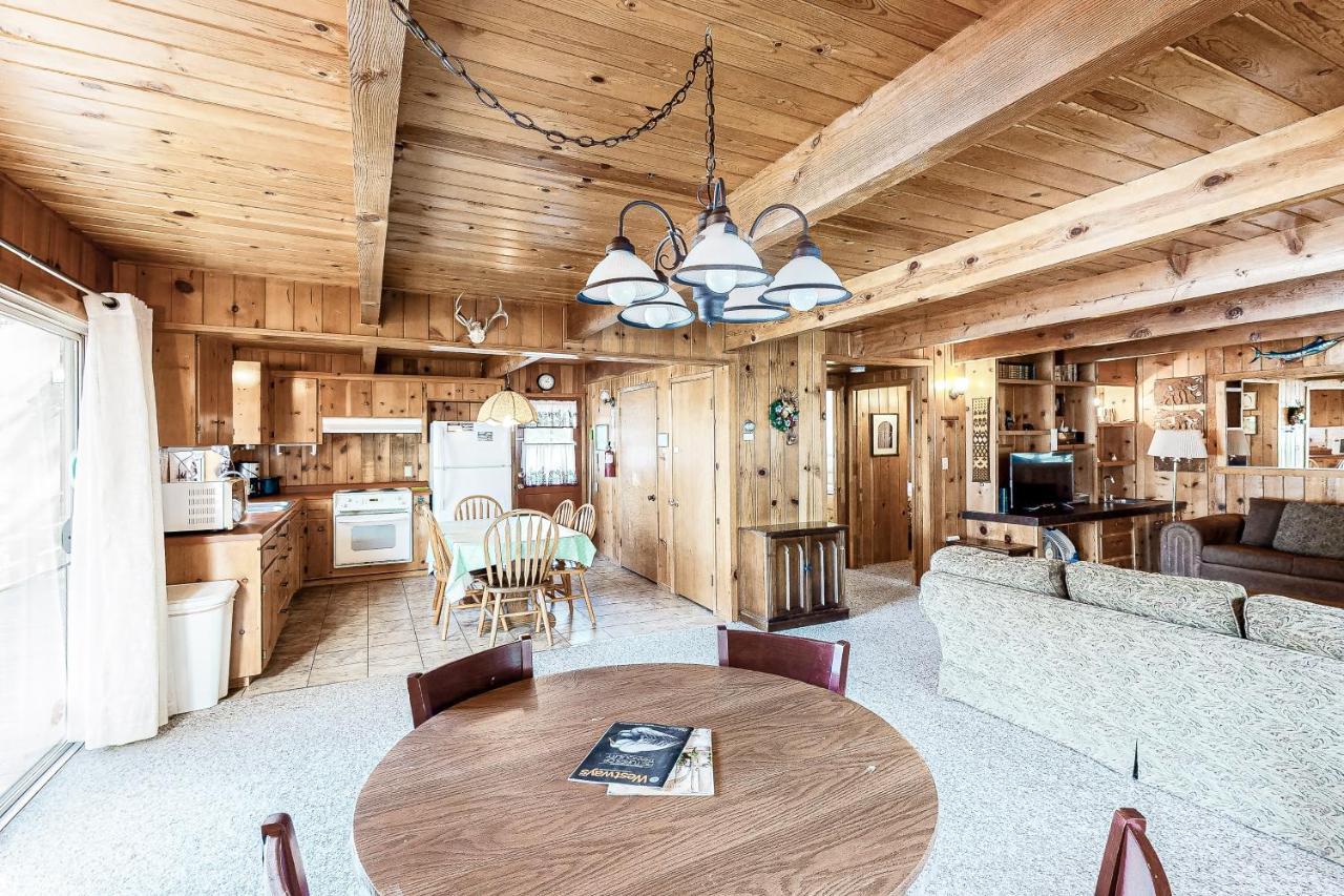 Lancaster Cabin Bass Lake Exterior photo