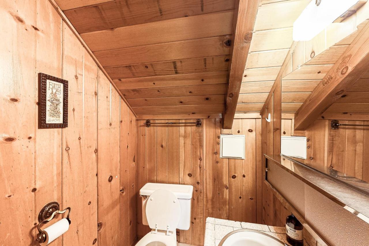 Lancaster Cabin Bass Lake Exterior photo