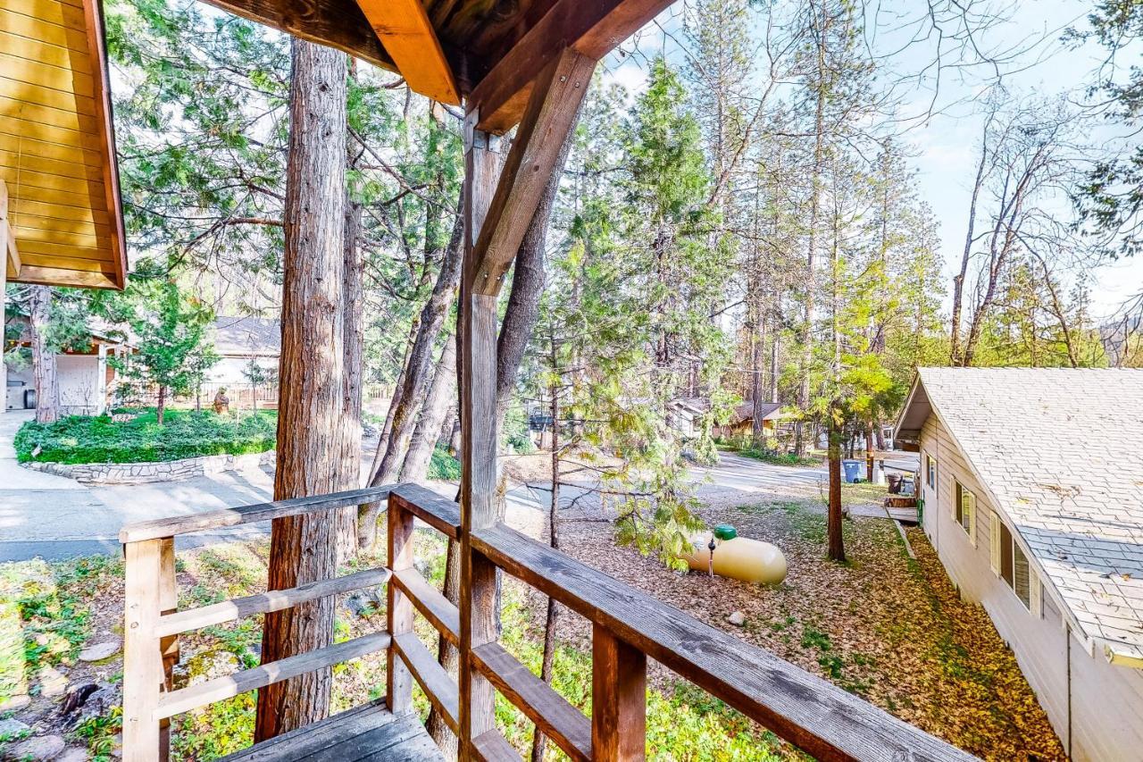 Lancaster Cabin Bass Lake Exterior photo