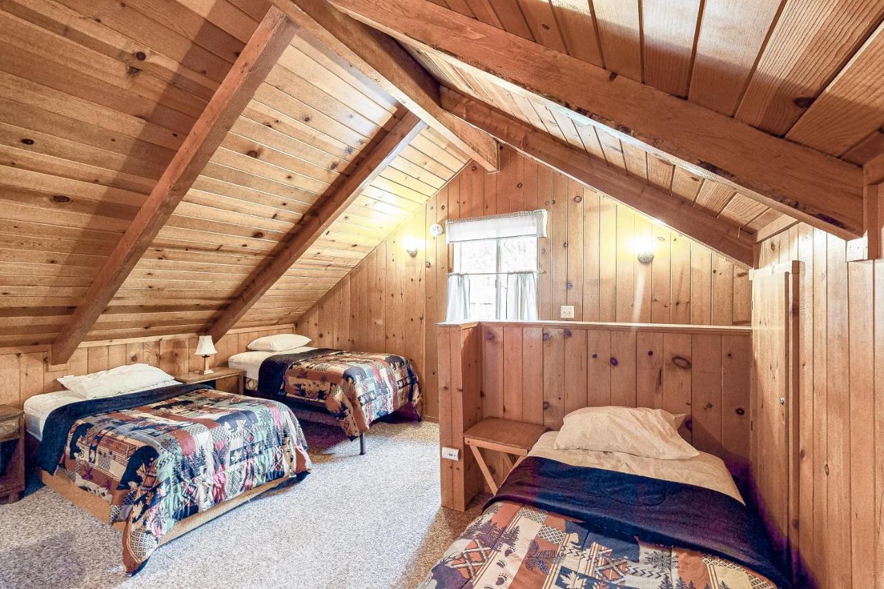Lancaster Cabin Bass Lake Exterior photo