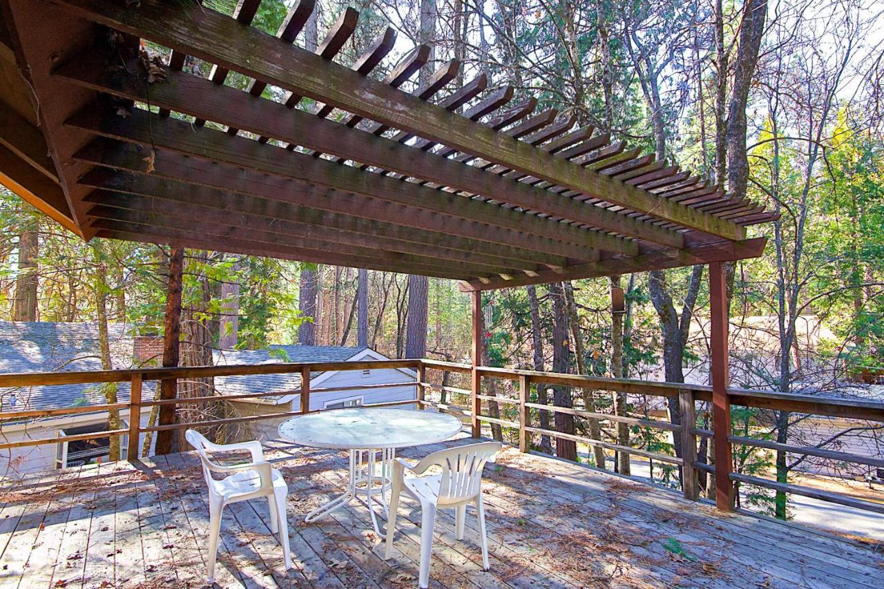Lancaster Cabin Bass Lake Exterior photo